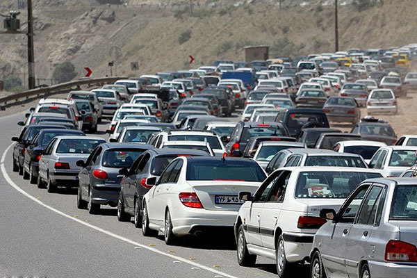 بارش باران در محورهای ۷ استان/ ترافیک درچالوس، فیروزکوه و هراز 