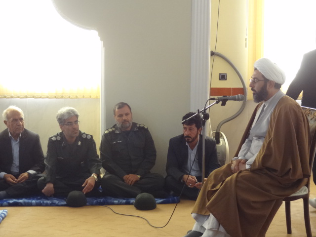جمعی از مسئولین ادارات شهرستان صحنه با امام جمعه این شهرستان دیدار کردند