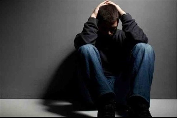 افراد «افسرده» را بشناسیم/ علامت اصلی افسردگی
