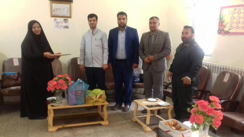 فرماندهی و جمعی از پایوران سپاه ناحیه صحنه با مدیران مدارس سطح شهر دیدار کردند