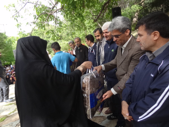 همایش پیاده روی خانوادگی به مناسبت گرامیداشت روز جوان در صحنه برگزار شد