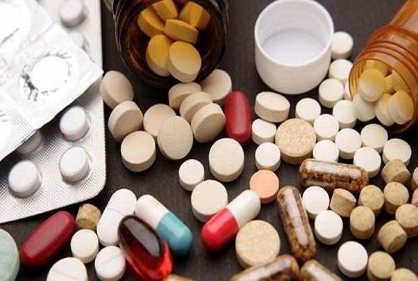 داروهای گیاهی و شیمیایی را خودسرانه مصرف نکنید داروهای گیاهی و شیمیایی را خودسرانه مصرف نکنید