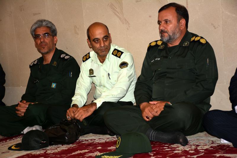  خادمین بارگاه ملکوتی امام رضا(ع) با خانواده شهدای شهرستان صحنه دیدار کردند
