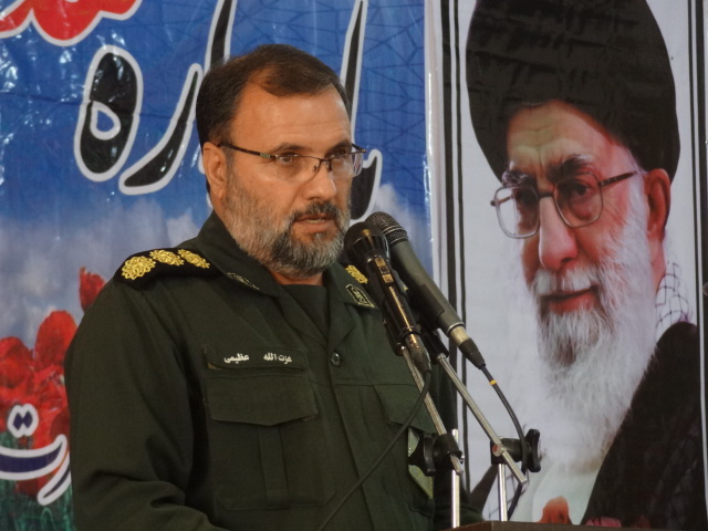 زنان جامعه با حفظ حجاب خود دشمنان را مایوس کنند / دشمن از طریق فضای مجازی هجمه های زیادی به جوانان ما وارد می کند