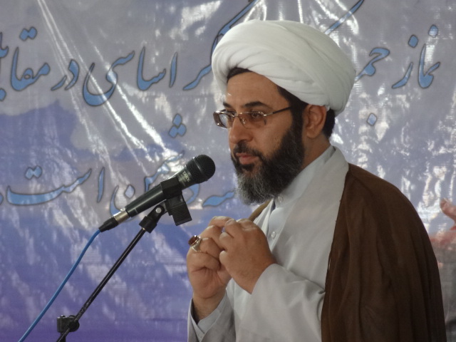 فعالیت هنری نباید زمینه را برای ضد انقلاب آماده کند 