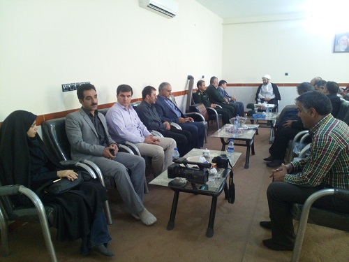 جمعی از مسئولین ادارات شهرستان صحنه با امام جمعه دیدار کردند جمعی از مسئولین ادارات شهرستان صحنه با امام جمعه دیدار کردند