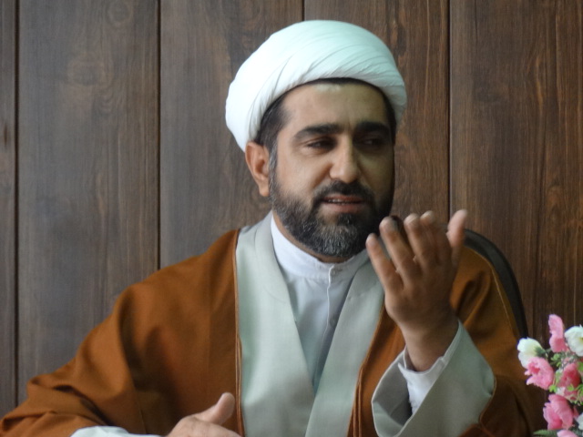 واقعه غدیر و درسهای آن باید در تمام دقایق زندگیمان جاری باشد