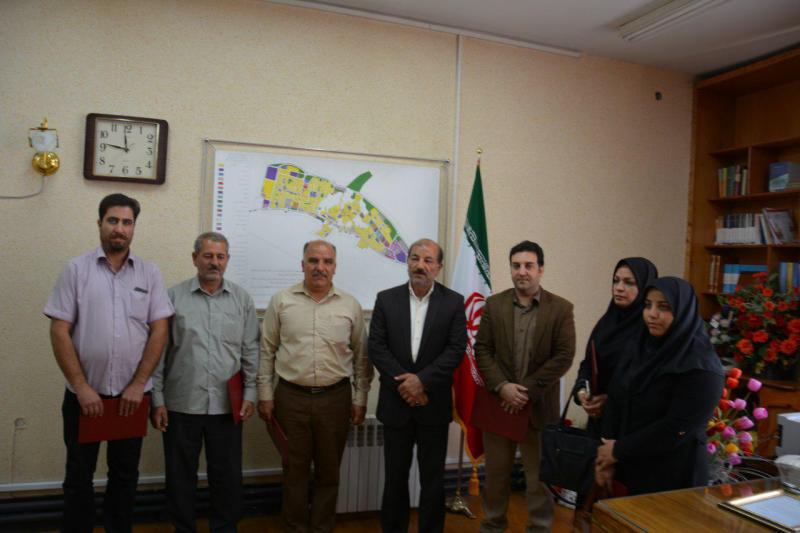 مراسم تجلیل ازمجریان تعاونیهای برترشهرستان صحنه انجام شد