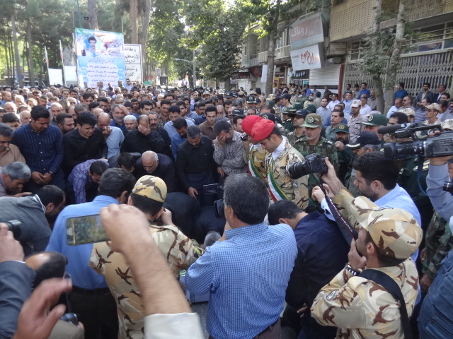 مراسم تشییع و خاکسپاری شهید محمد رسول دلفانی در صحنه برگزار شد + تصویر