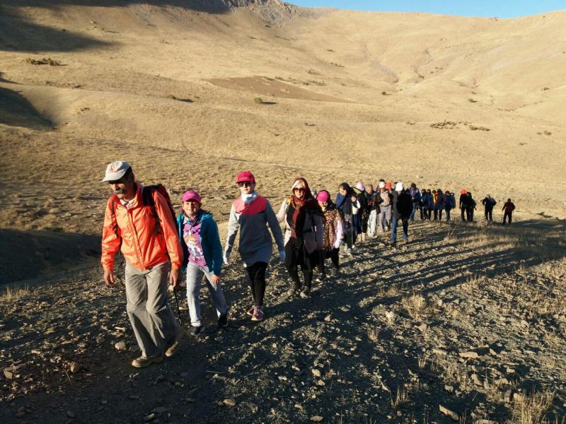  بانوان باشگاه کوهنوردی راخ به ارتفاعات صحنه صعود کردند