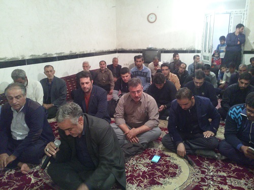 جمعی از بسیجیان گردان رزمی ذوالفقار با خانواده شهید محمدرضا احمدی دیدار کردند