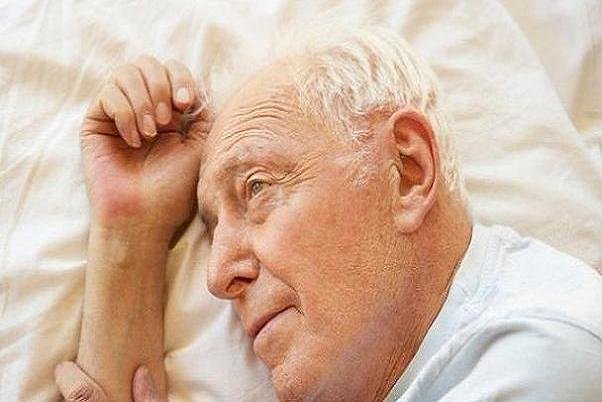 اختلال در خواب با افزایش ریسک آلزایمر همراه است