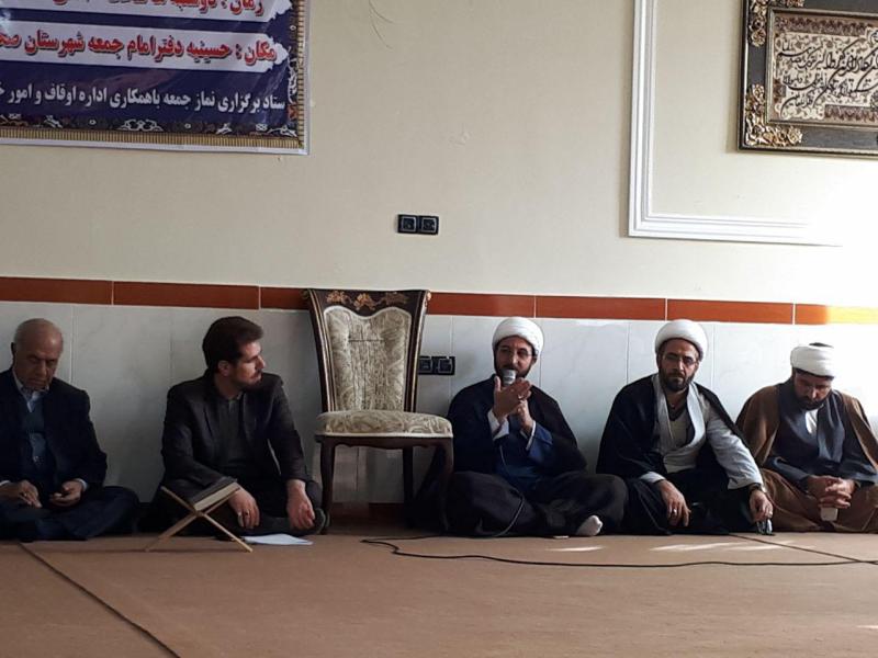  نماز جمعه یک پایگاه محکم برای نظام است + عکس