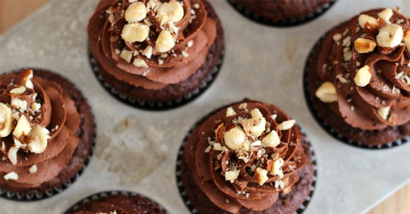 طرز تهیه شیرینی فندقی با شکلات تخته‌ای سوربن