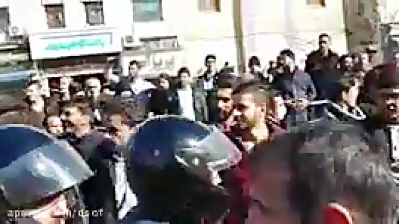 مطالبه سپرده گذاران موسسات مالی از دولت در کرمانشاه
