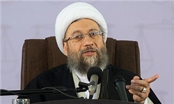 موافق بستن همه پیام‌رسان ها نیستیم