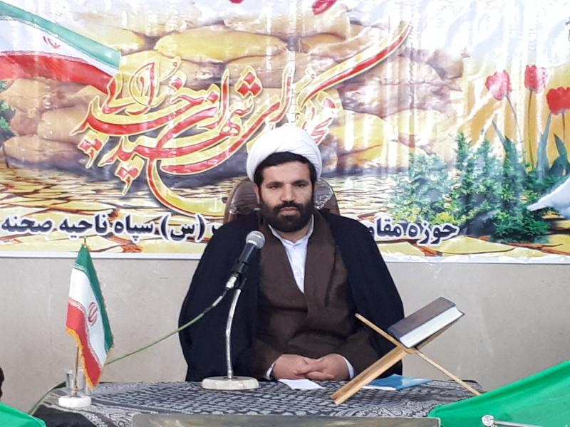 آنچه امروز مانع دشمنی دشمن شده وجود روح شجاعت و فداکاری ملت و خانواده شهداست