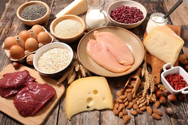  با چه خوراکی‌هایی به جنگ پیری برویم؟