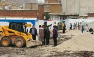 تسطیح و شن ریزی سطح کمپ های چادر و اسکان موقت زلزله زدگان سرپل ذهاب تسطیح و شن ریزی سطح کمپ های چادر و اسکان موقت زلزله زدگان سرپل ذهاب