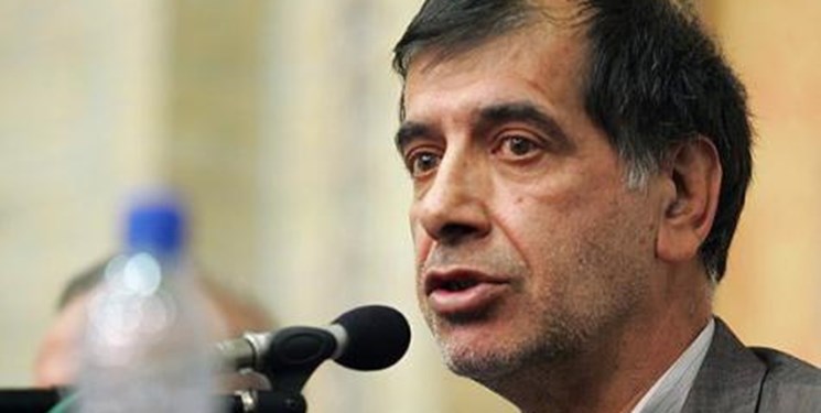 بیراهه رفتن است اگر مسئولان راه‌کار مشکلات را سیاسی بدانند