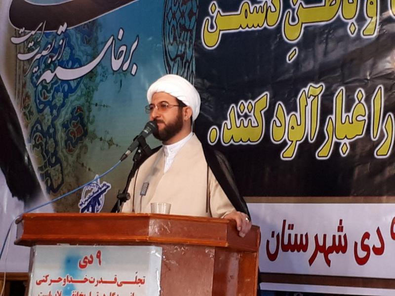 بوی فتنه ۹۸ به مشام می رسد / فتنه گران اصل نظام را نشانه گرفته بودند