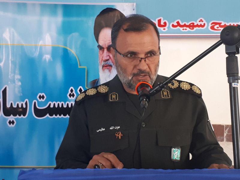 مسئولین پشت میز نشین مرهون انقلاب اسلامی هستند