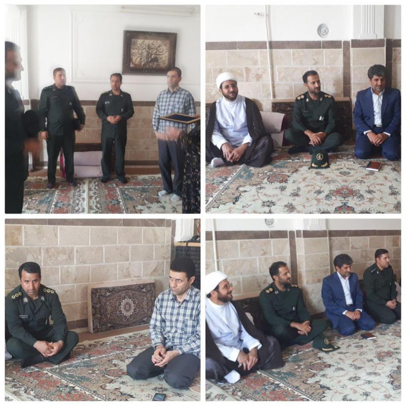 جمعی از مسئولین شهرستان صحنه با خانواده معظم شهدا دیدار کردند + تصویر