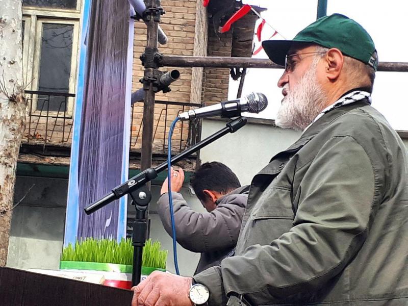  شیطان بزرگ اصلا قابل اعتماد نیست 
