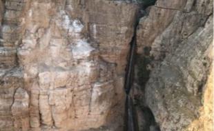 بلندترین آبشار زاگرس در بن‌بست!/ زخم باز «پیران» از زلزله ۹۶ 