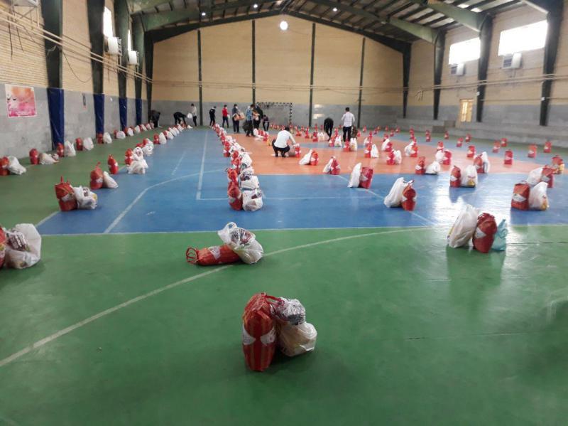 تلاش گروه بسیج جهادی شهید رضا عباسی حوزه مقاومت شهید مطهری سپاه صحنه در بسته بندی سبد غذایی