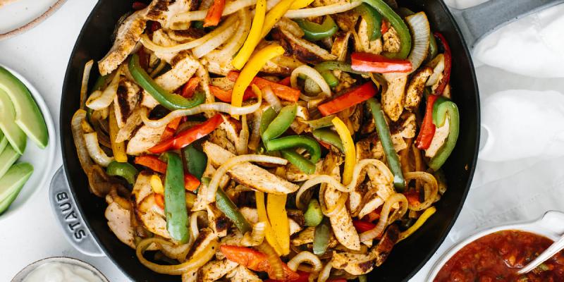 طرز تهیه فاهیتاس مرغ ؛ غذای خوشمزه مکزیکی