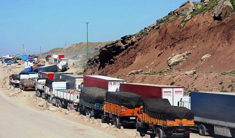  لجاجت بانک مرکزی ترمز صادرات را می‌کشد/ چشم‌انداز تاریک تجارت در نیمه دوم سال