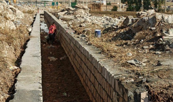  بازدید فرماندار سرپلذهاب از پروژه آبرسانی به اراضی کشاورزی حومه شهر