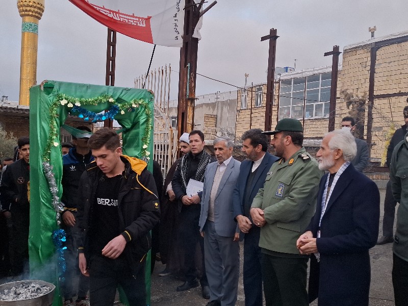 اعزام دانش آموزان صحنه ای به مناطق عملیاتی غرب کشور