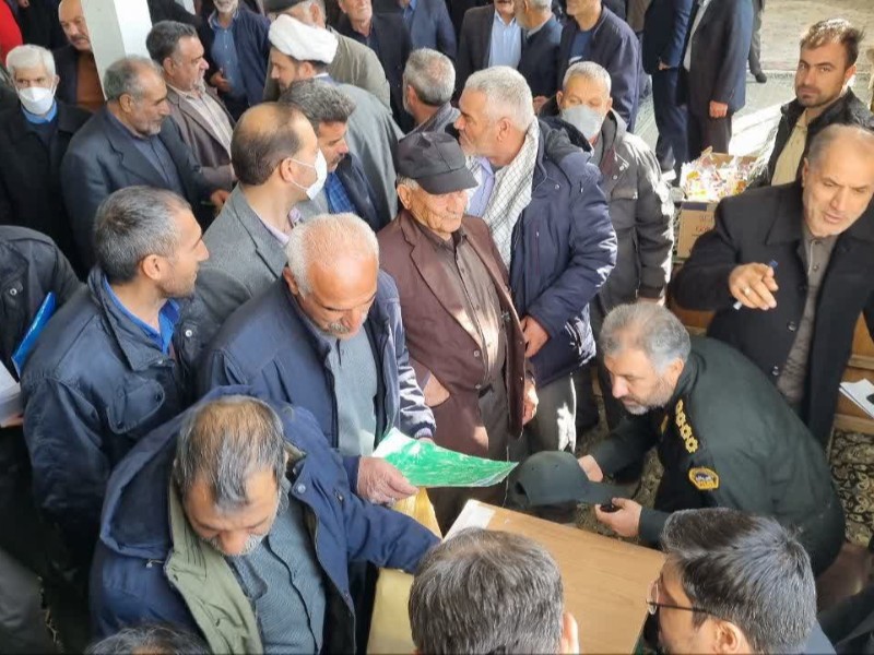 برگزاری میز خدمت و دیدار مردمی در دینور با حضور رئیس دادگستـــری شهرستان صحنـــه برگزاری میز خدمت و دیدار مردمی در دینور با حضور رئیس دادگستـــری شهرستان صحنـــه