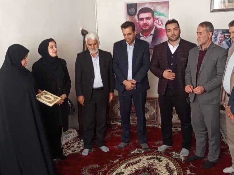 دیدار با خانواده شهدا به مناسبت شب یلدا