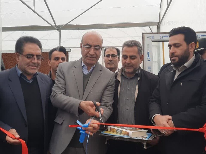 افتتاح گلخانه تولید صیفی‌جات صادرات‌محور در صحنه با حضور استاندار کرمانشاه