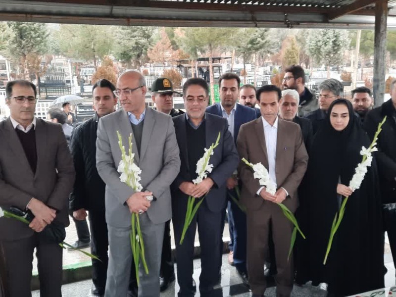 ادای احترام استاندار کرمانشاه به شهدای شهر صحنه   