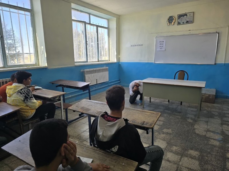 آموزش پناهگیری و پدافند غیرعامل برای دانشآموزان مدارس صحنه برگزار شد آموزش پناهگیری و پدافند غیرعامل برای دانشآموزان مدارس صحنه برگزار شد