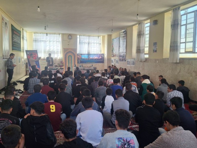 یادواره شهدا در دبیرستان امام صادق (ع) شهرستان صحنه 