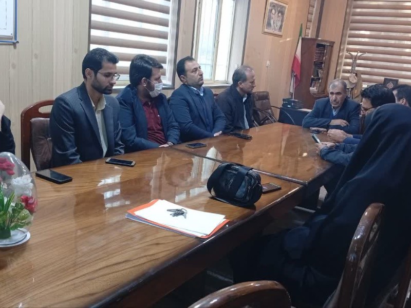 نشست مدیران جهاد کشاورزی و منابع طبیعی شهرستان صحنه با اصحاب رسانه درباره مقابله با کشت ممنوعه تریاک