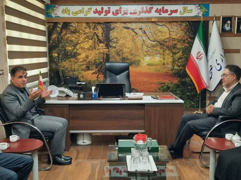 آیین تکریم و معارفه رئیس اداره محیط‌زیست شهرستان صحنه برگزار شد.   