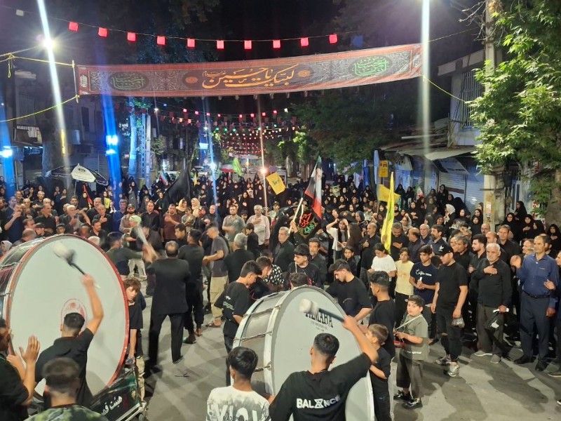 صد و دوازدهمین شب تجمعات مردمی در میدان مطهری شهرستان صحنه  همزمان با عزاداری  شب ششم محرم